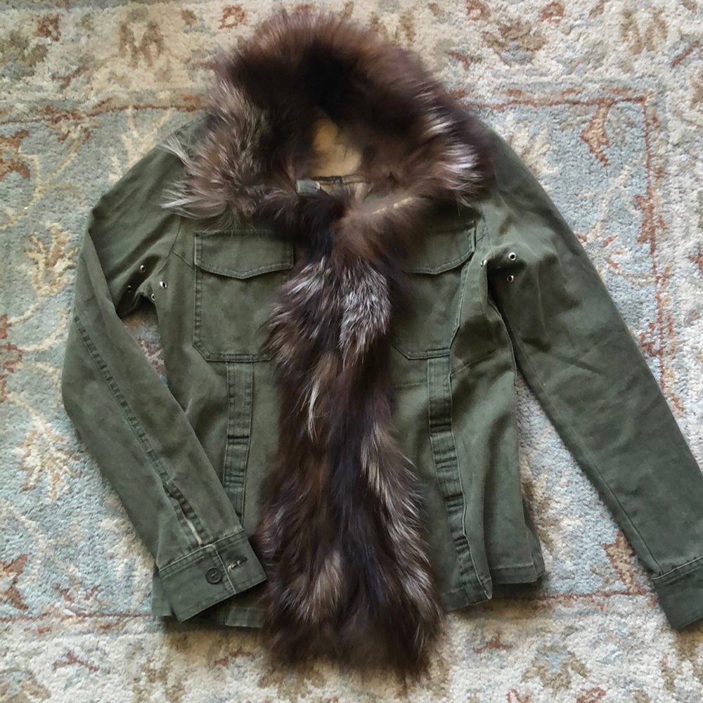 Genuine Fox Fur Trimmed Luxury Casual Army Green Jacket, size small